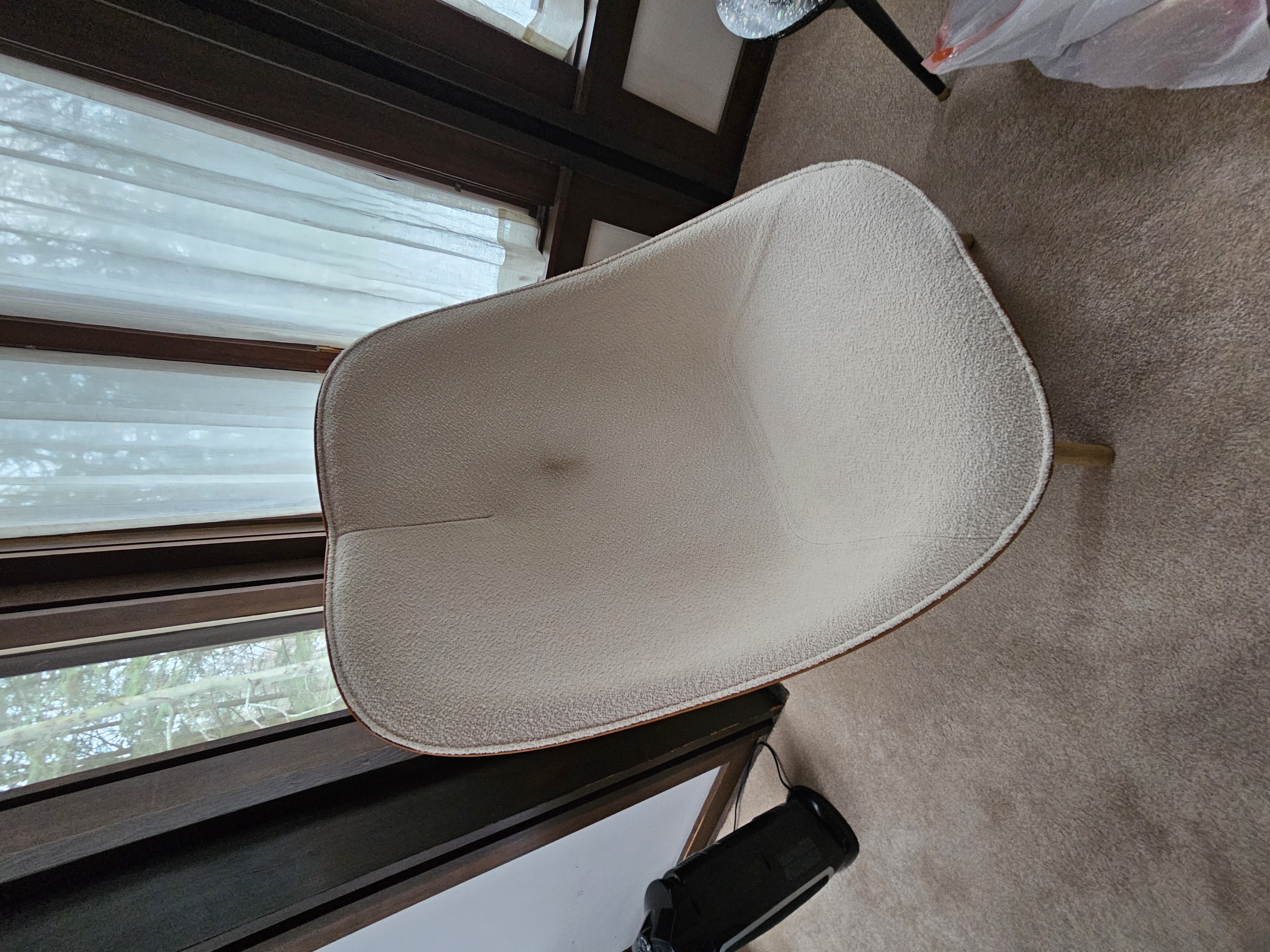 Uchiwa Lounge Chair - Front