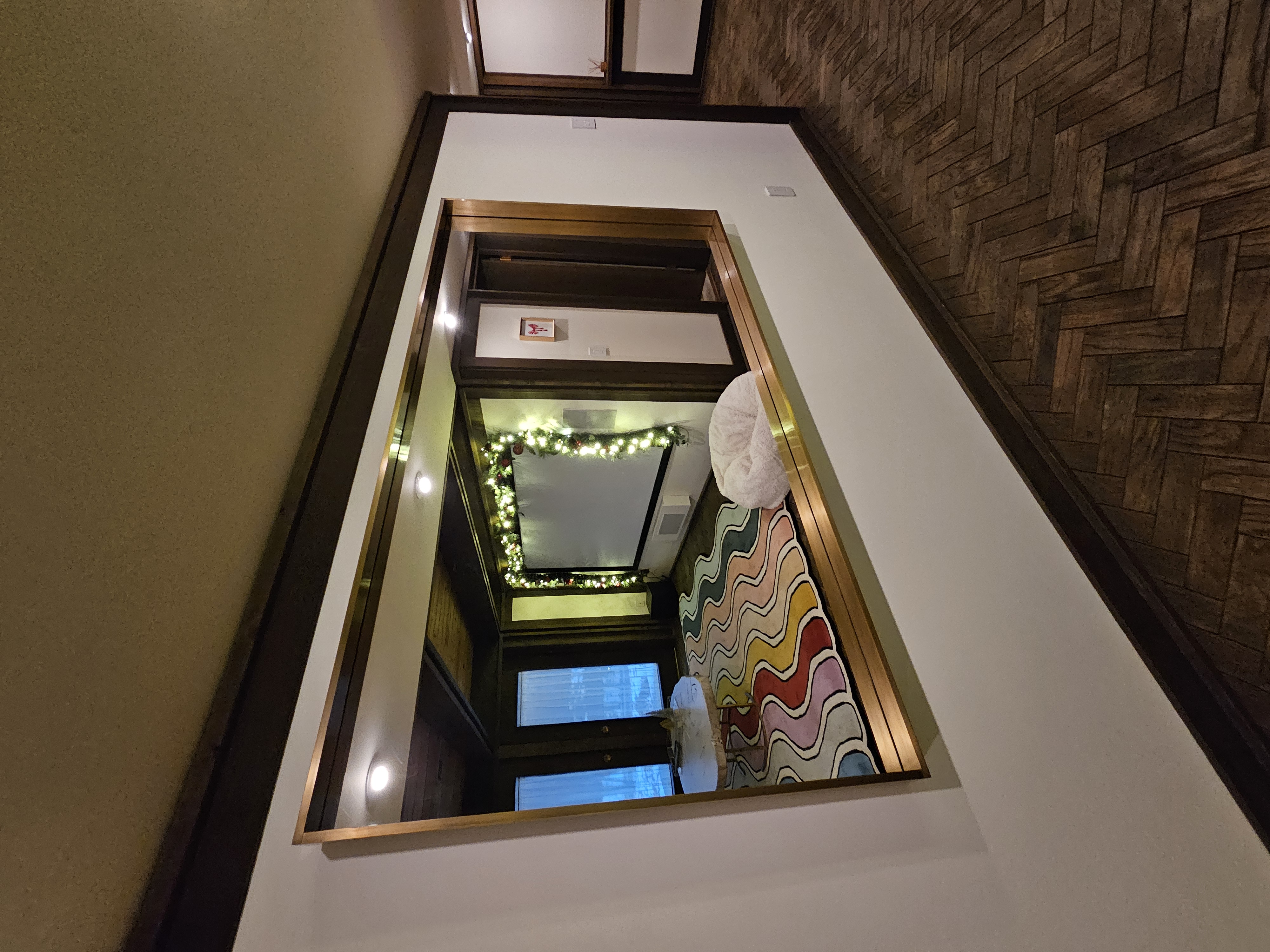 RH Dovetail Mirror - Room View 2